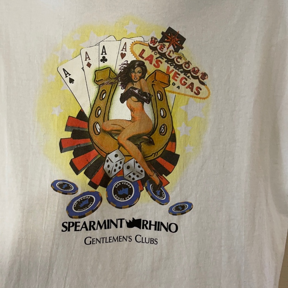 SPEARMING RHINO GENTLEMEN’S CLUBS T-SHIRT.  EXTA LARGE.